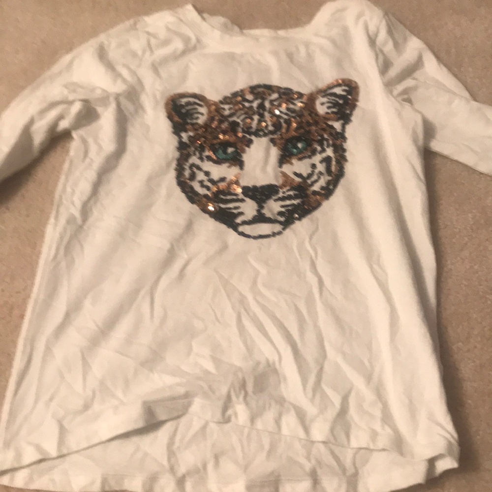 Long sleeve white shirt with sequin leopard